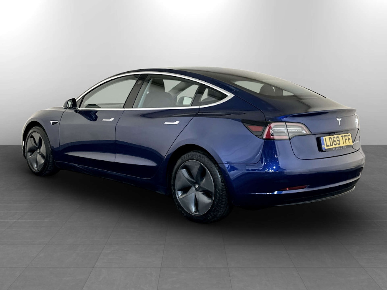 Used Tesla Model 3 2019 for sale - 77283202: Photo 8