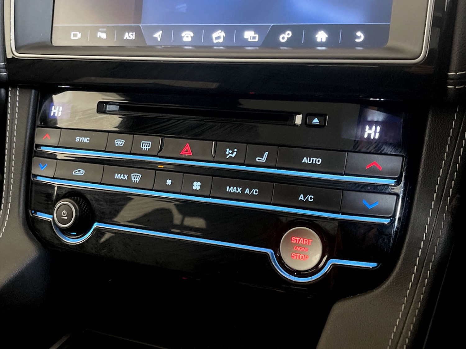 Used Jaguar F-Pace 2018 for sale - 77569664: Photo 25