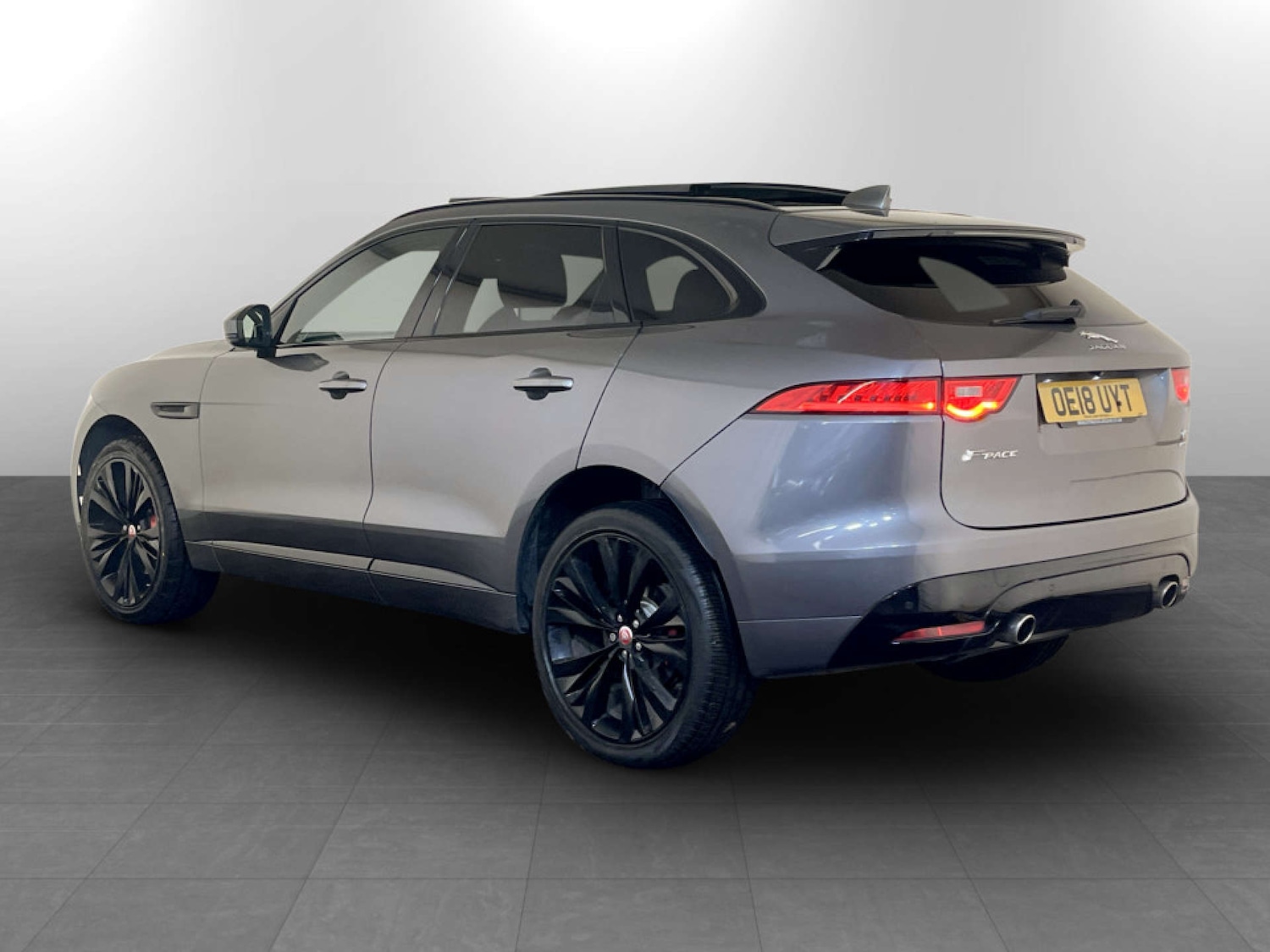 Used Jaguar F-Pace 2018 for sale - 77569664: Photo 8