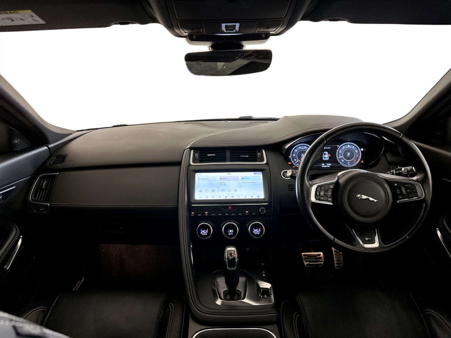 Used Jaguar E-Pace 2018 for sale - 77224792: Photo 3