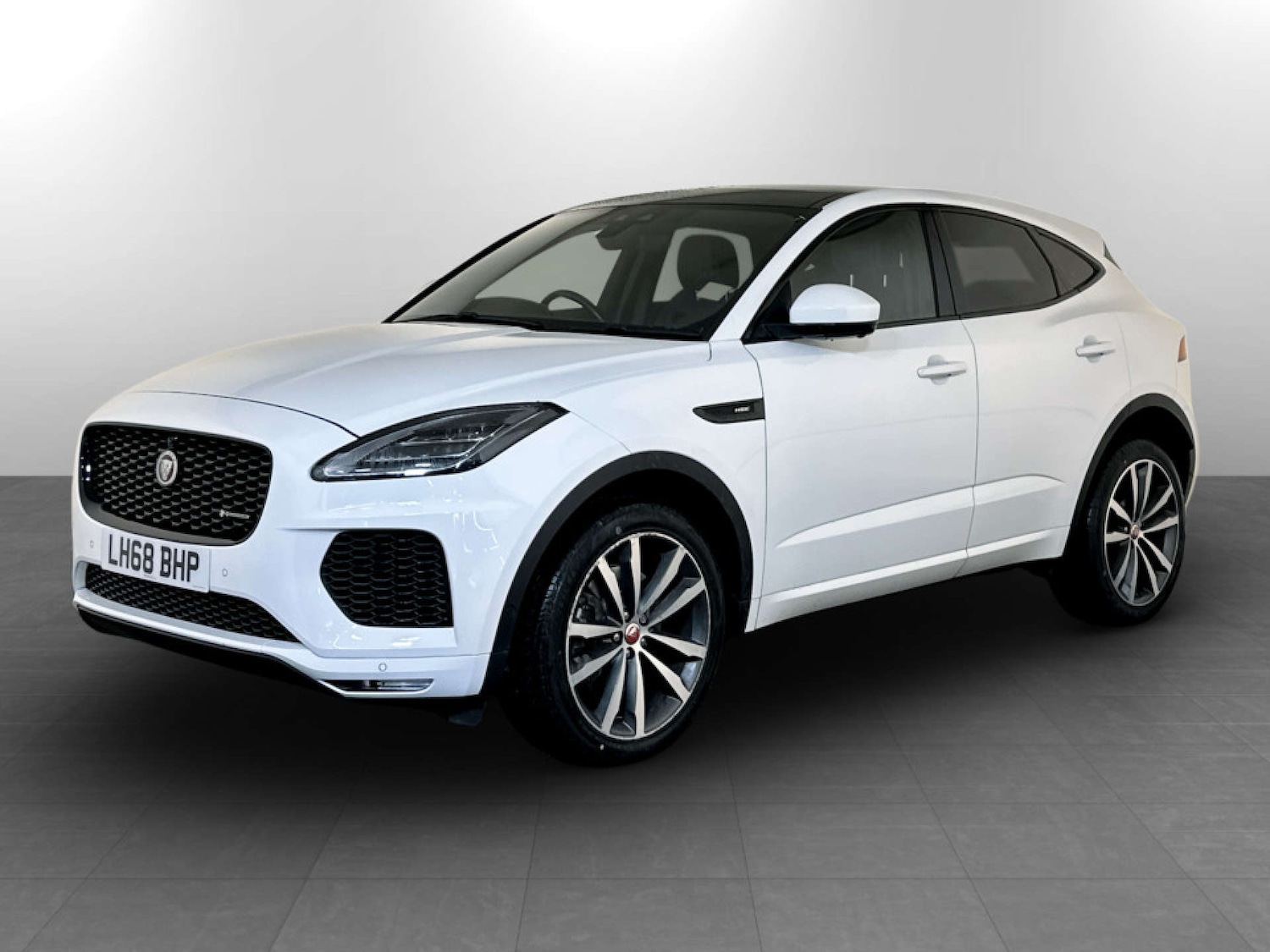 Used Jaguar E-Pace 2018 for sale - 77224792: Photo 6