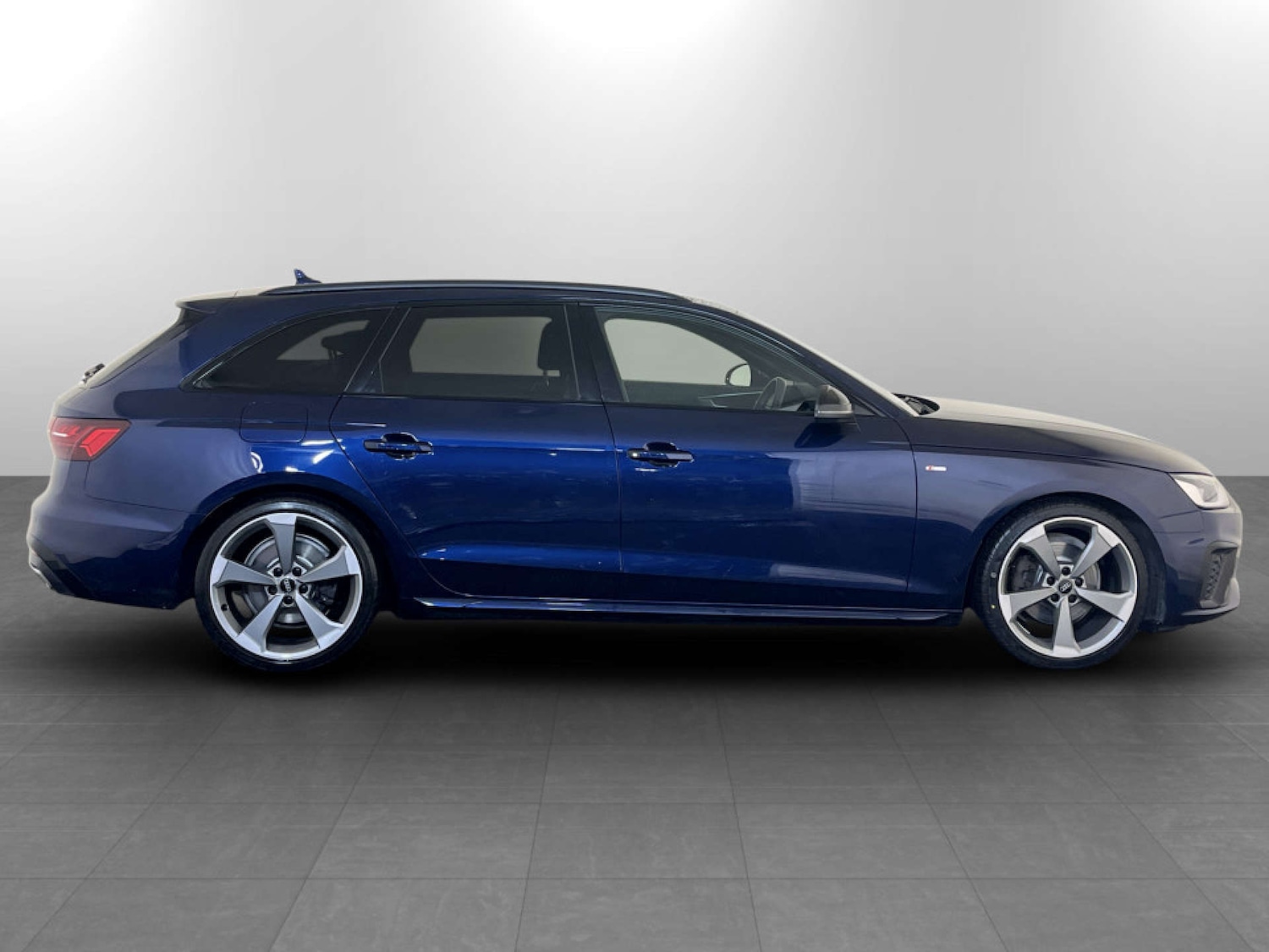 Used Audi A4 Avant 2020 for sale - 77185700: Photo 11