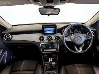 Used Mercedes-Benz GLA 2019 for sale - 76826182: Photo