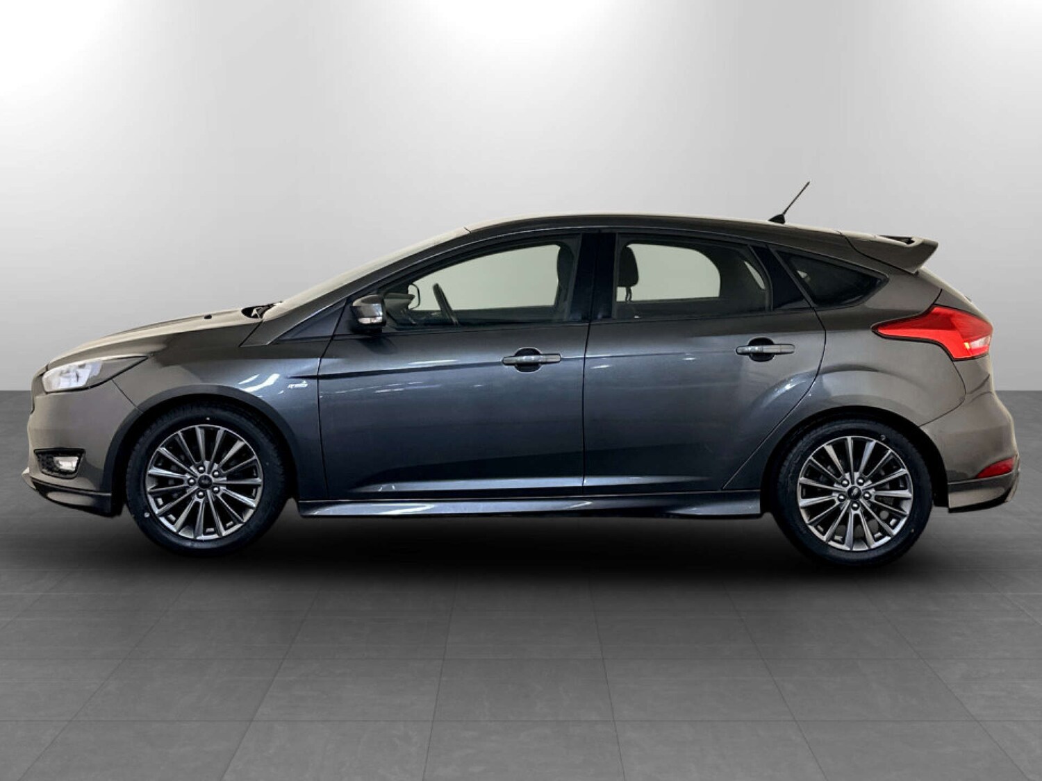 Used Ford Focus 2017 for sale - 77408935: Photo 7