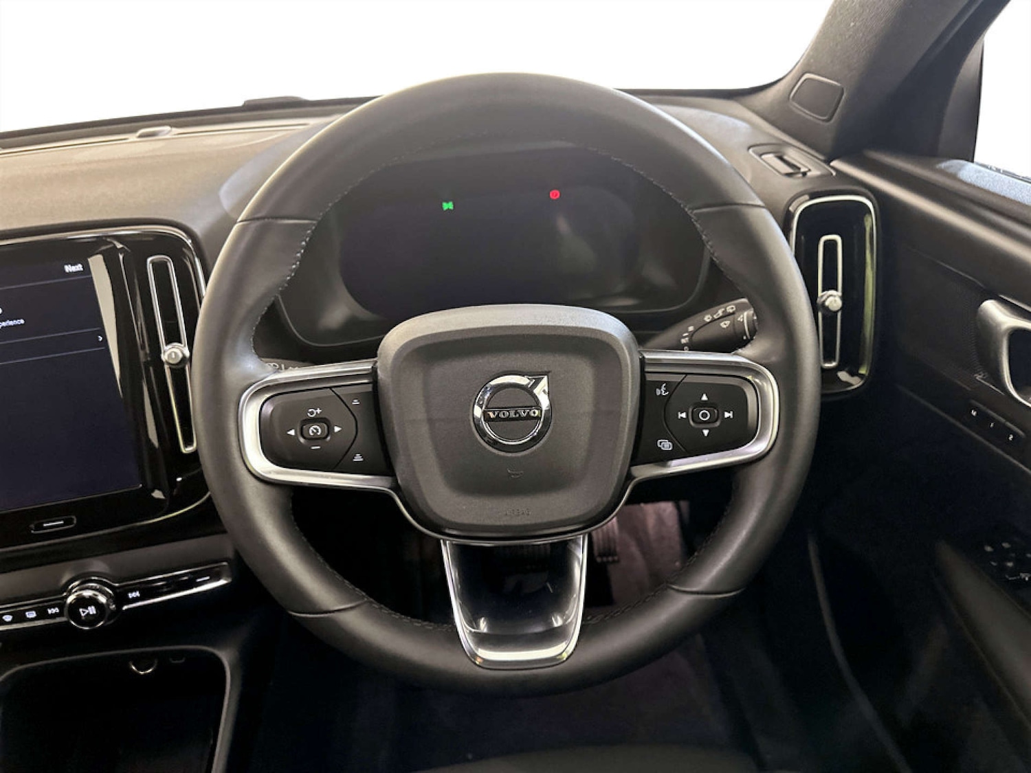 Used Volvo XC40 2022 for sale - 77185670: Photo 16