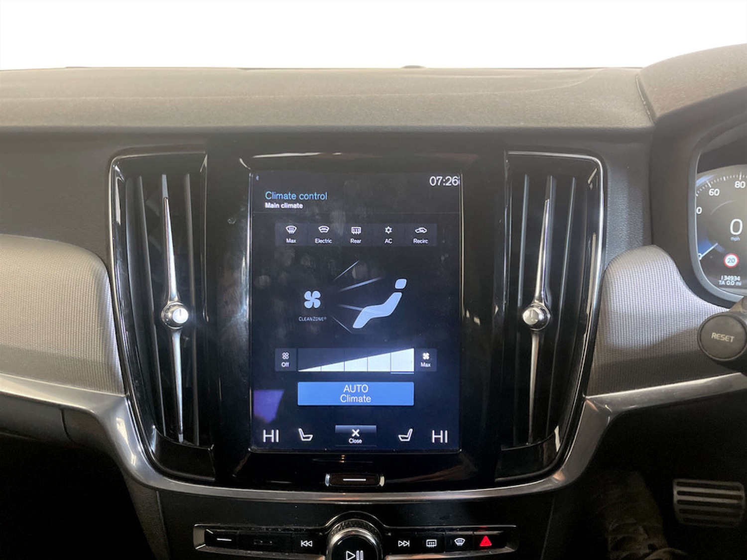 Used Volvo V90 2017 for sale - 77431899: Photo 21