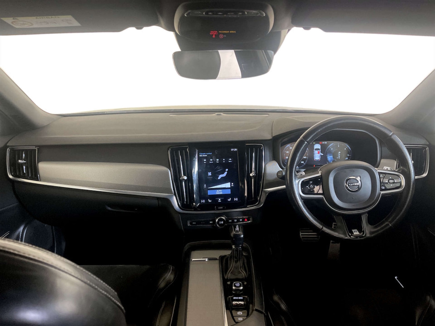 Used Volvo V90 2017 for sale - 77431899: Photo 3