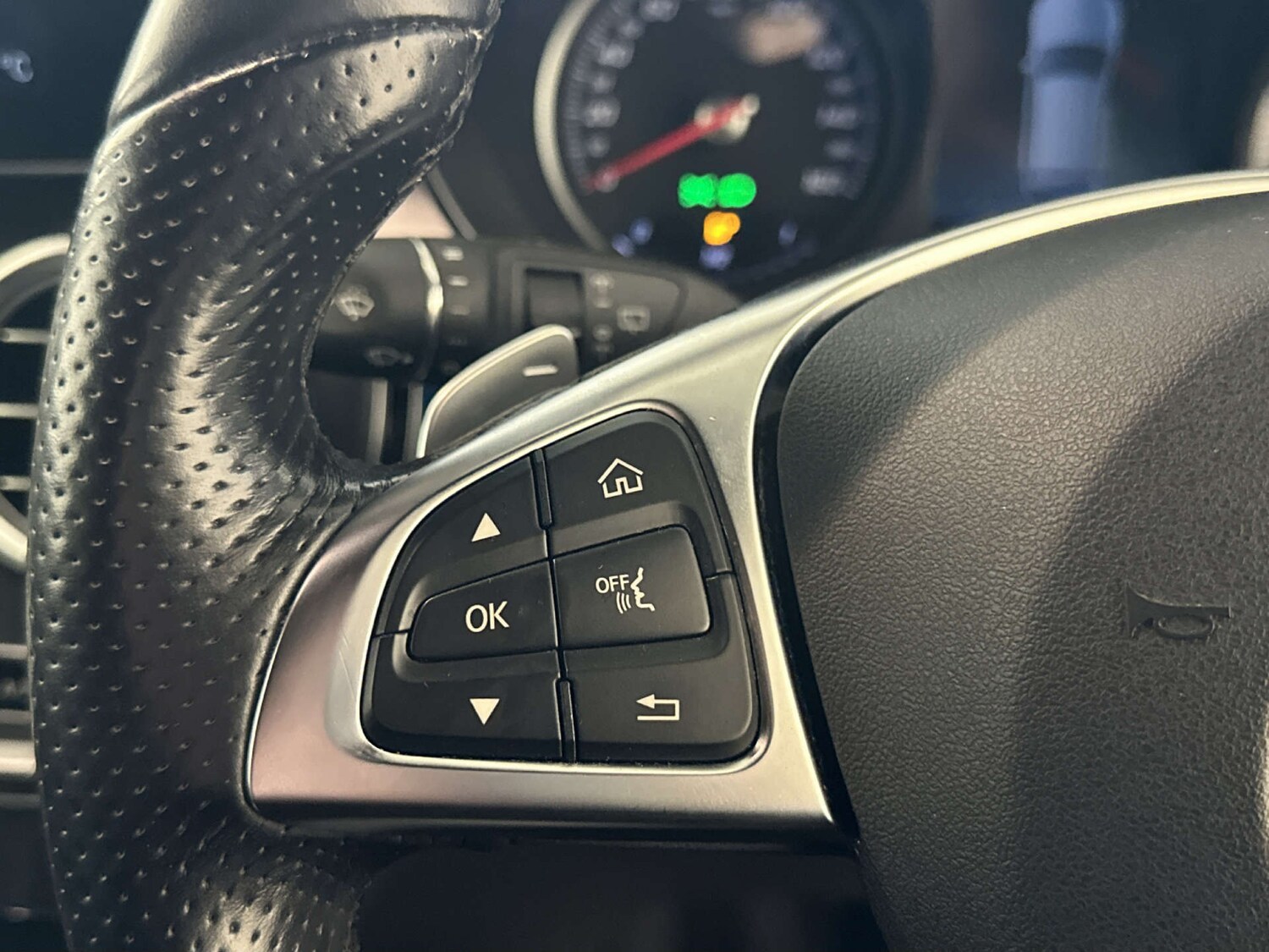 Used Mercedes-Benz GLC 2019 for sale - 78223494: Photo 18