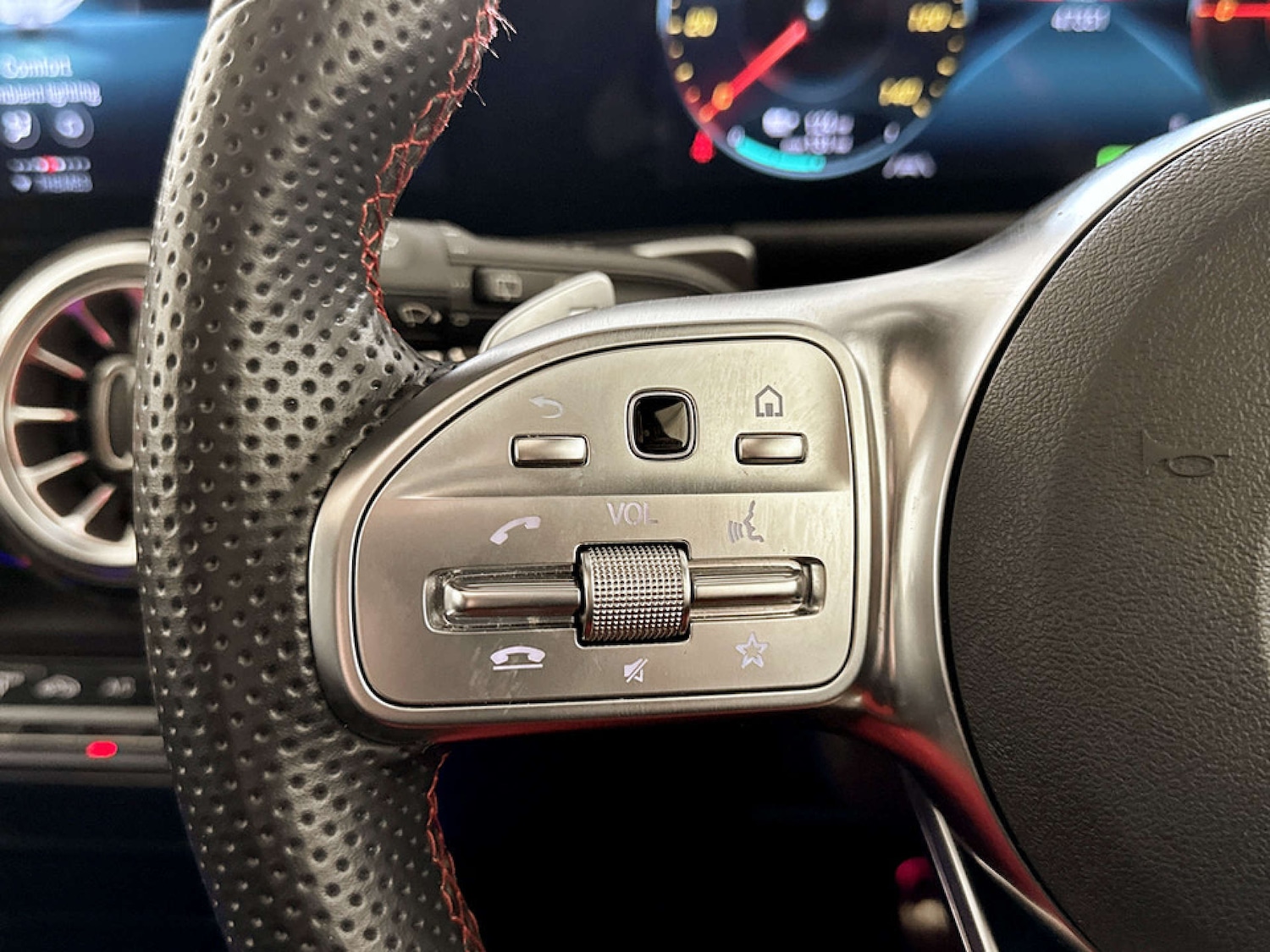 Used Mercedes-Benz EQB 2023 for sale - 77717802: Photo 17