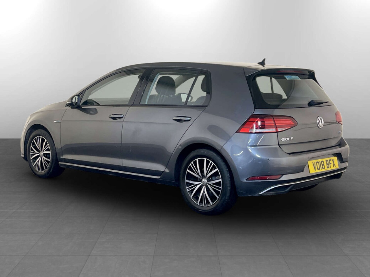 Used Volkswagen Golf 2018 for sale - 77492498: Photo 8
