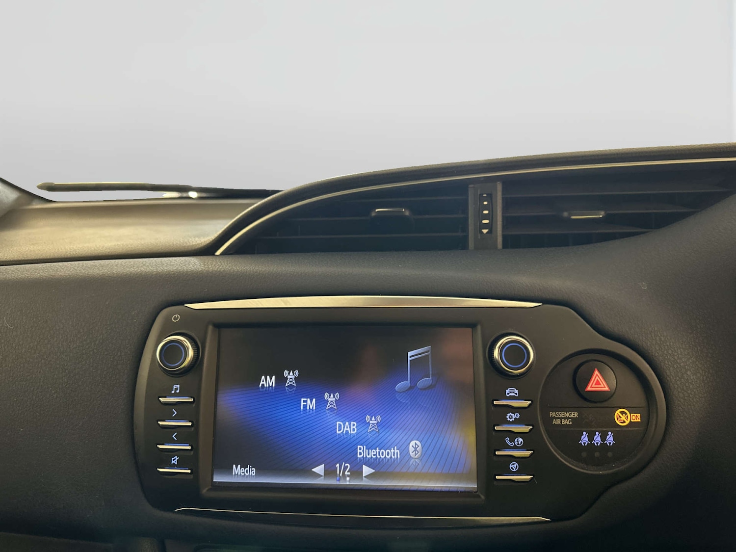 Used Toyota Yaris 2018 for sale - 78094430: Photo 21