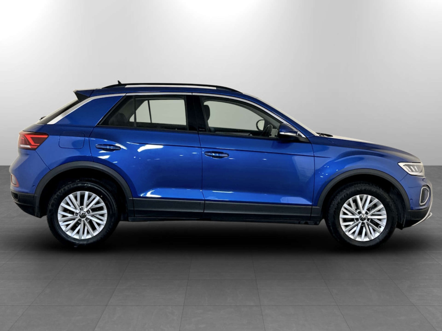 Used Volkswagen T-Roc 2023 for sale - 77662759: Photo 11
