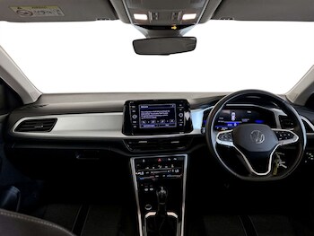 Used Volkswagen T-Roc 2023 for sale - 77662759: Photo