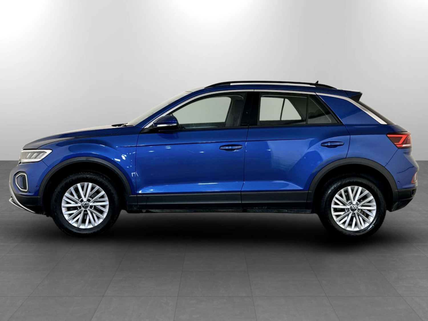 Used Volkswagen T-Roc 2023 for sale - 77662759: Photo 7