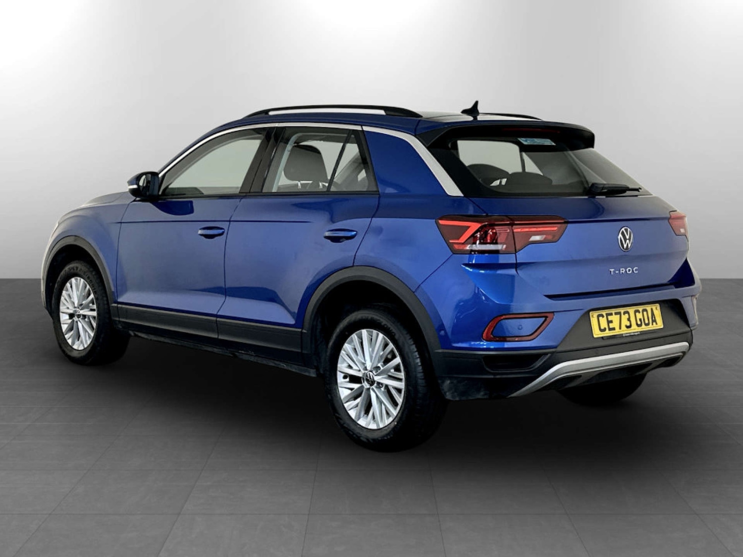 Used Volkswagen T-Roc 2023 for sale - 77662759: Photo 8