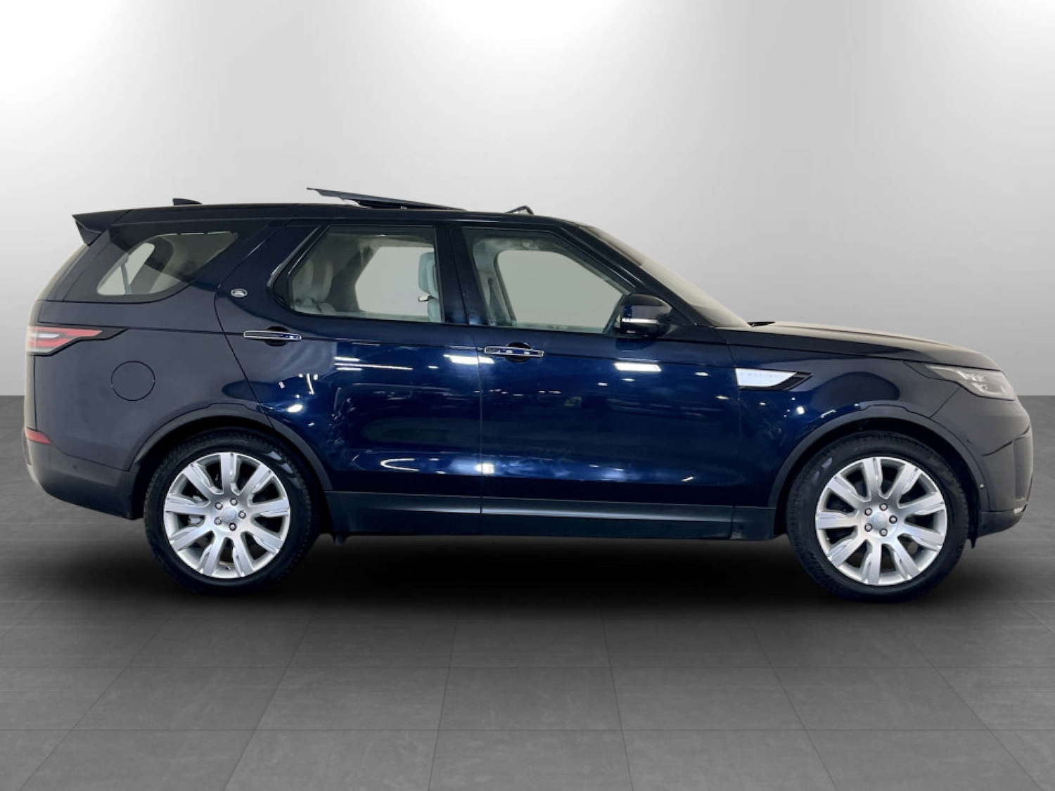 Used Land Rover Discovery 2020 for sale - 77185525: Photo 11