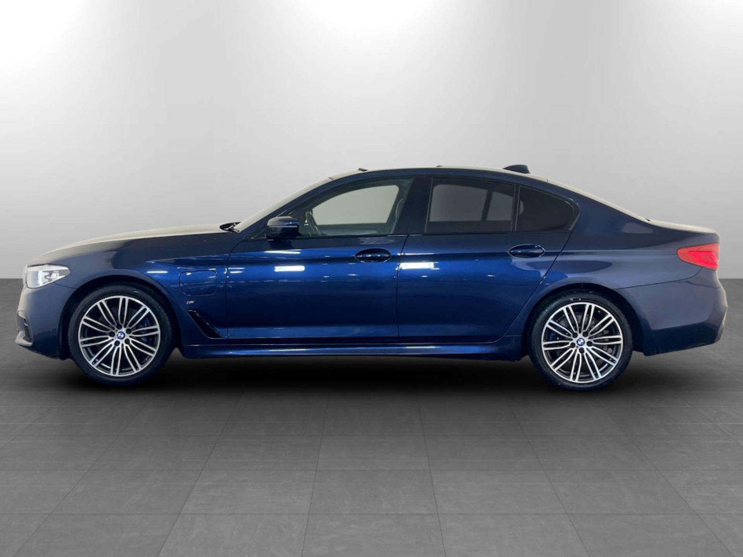Used BMW 5 Series 2019 for sale - 77355510: Photo 7