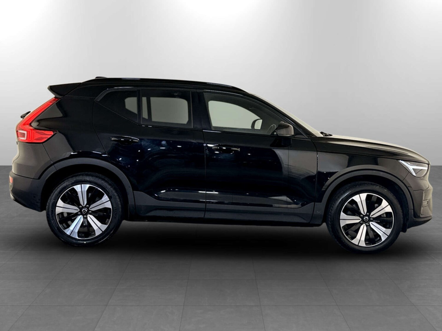 Used Volvo XC40 2023 for sale - 77688293: Photo 11