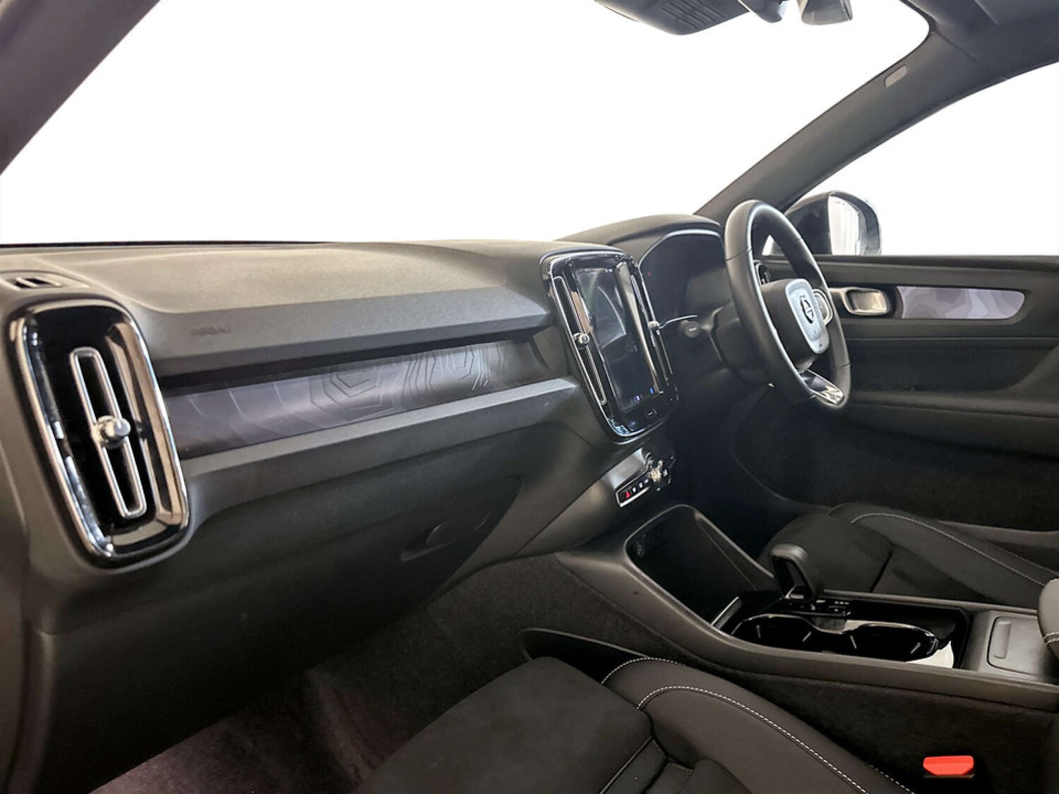 Used Volvo XC40 2023 for sale - 77688293: Photo 12