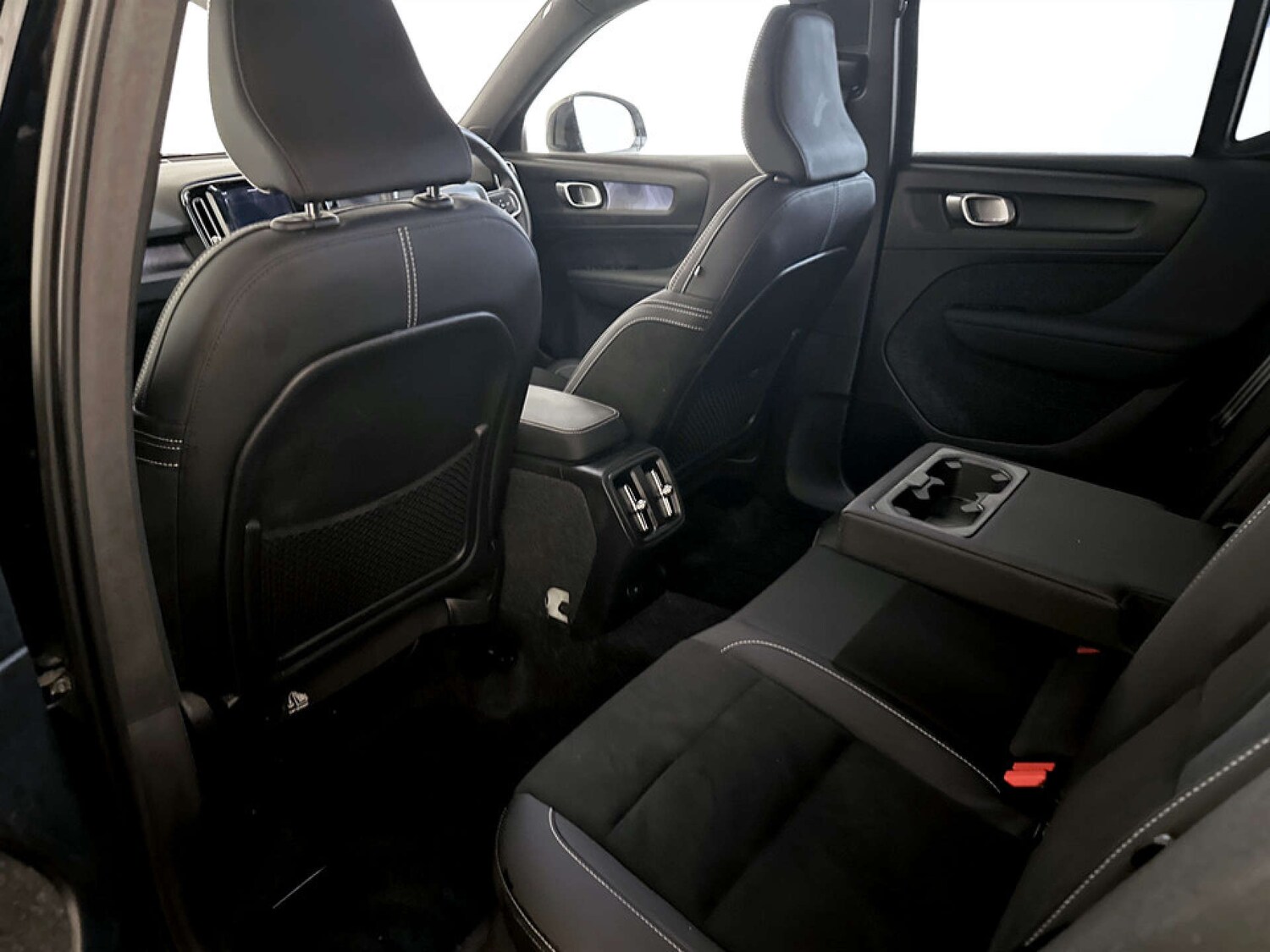 Used Volvo XC40 2023 for sale - 77688293: Photo 14