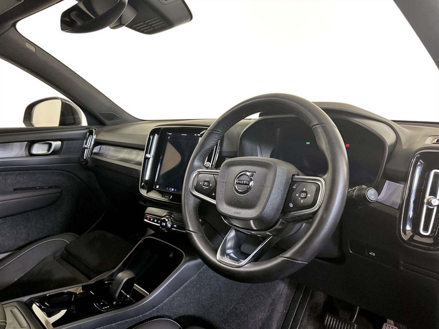 Used Volvo XC40 2023 for sale - 77688293: Photo 15