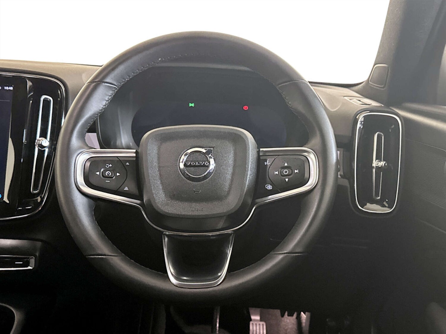 Used Volvo XC40 2023 for sale - 77688293: Photo 16