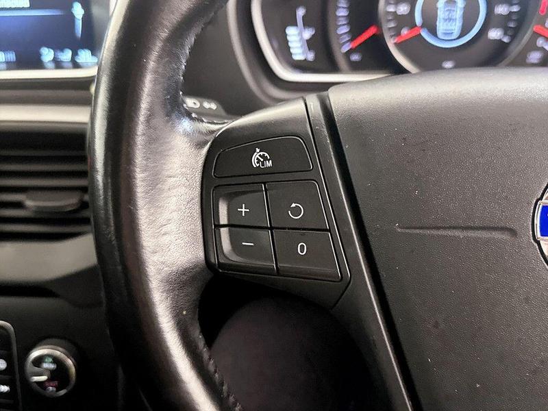 Used Volvo V40 2014 for sale - 76156768: Photo 17