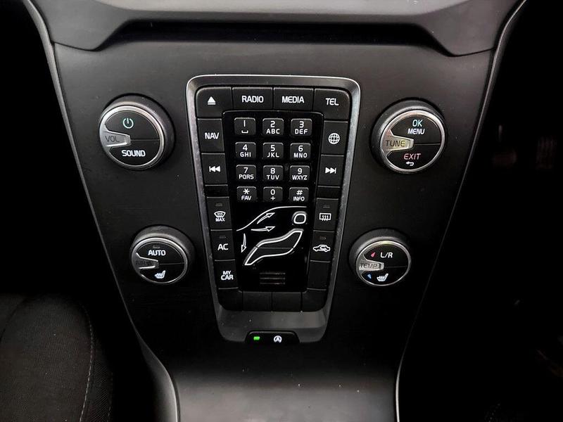Used Volvo V40 2014 for sale - 76156768: Photo 24