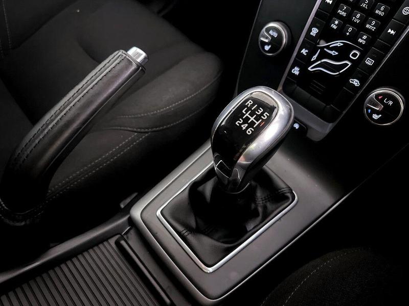Used Volvo V40 2014 for sale - 76156768: Photo 25