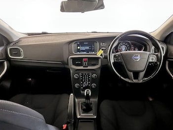 Used Volvo V40 2014 for sale - 76156768: Photo