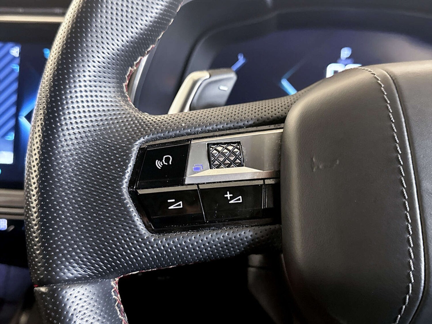 Used DS Automobiles DS 7 Crossback 2021 for sale - 77590569: Photo 18