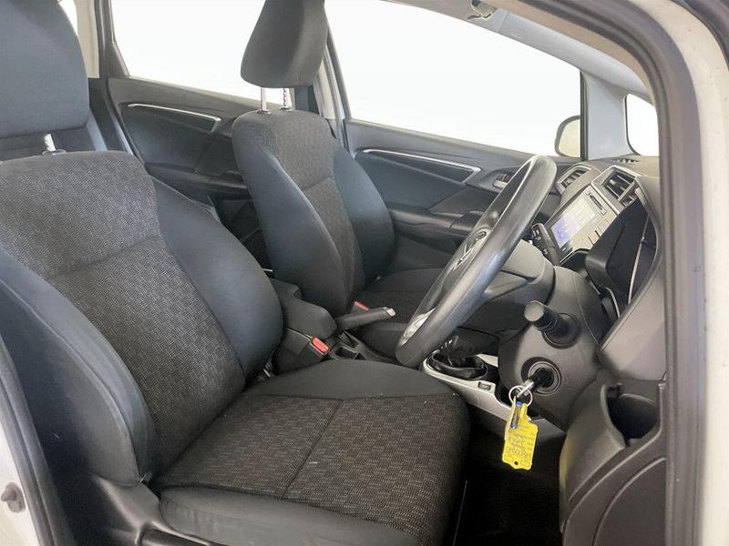 Used Honda Jazz 2017 for sale - 76405215: Photo 13