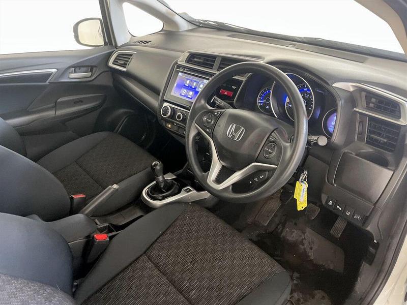 Used Honda Jazz 2017 for sale - 76405215: Photo 15