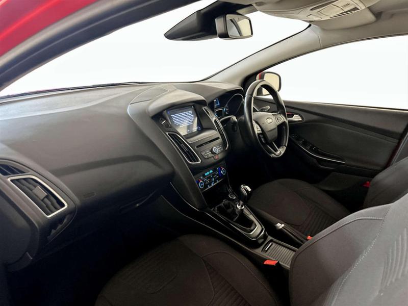 Used Ford Focus 2017 for sale - 76782182: Photo 12