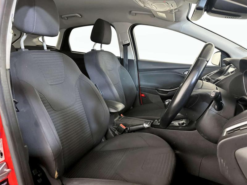Used Ford Focus 2017 for sale - 76782182: Photo 13