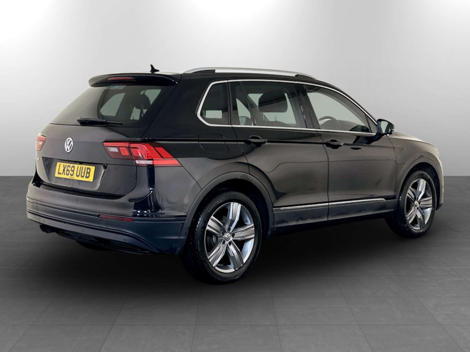 Used Volkswagen Tiguan 2019 for sale - 77185503: Photo 10