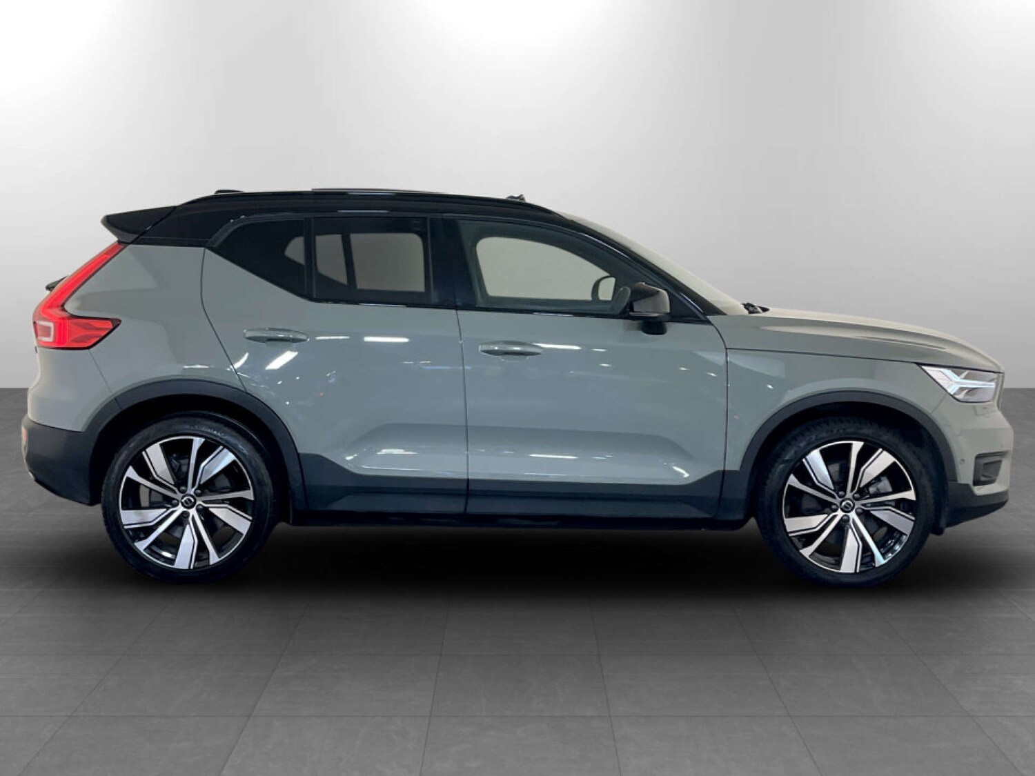 Used Volvo XC40 2022 for sale - 77336967: Photo 11