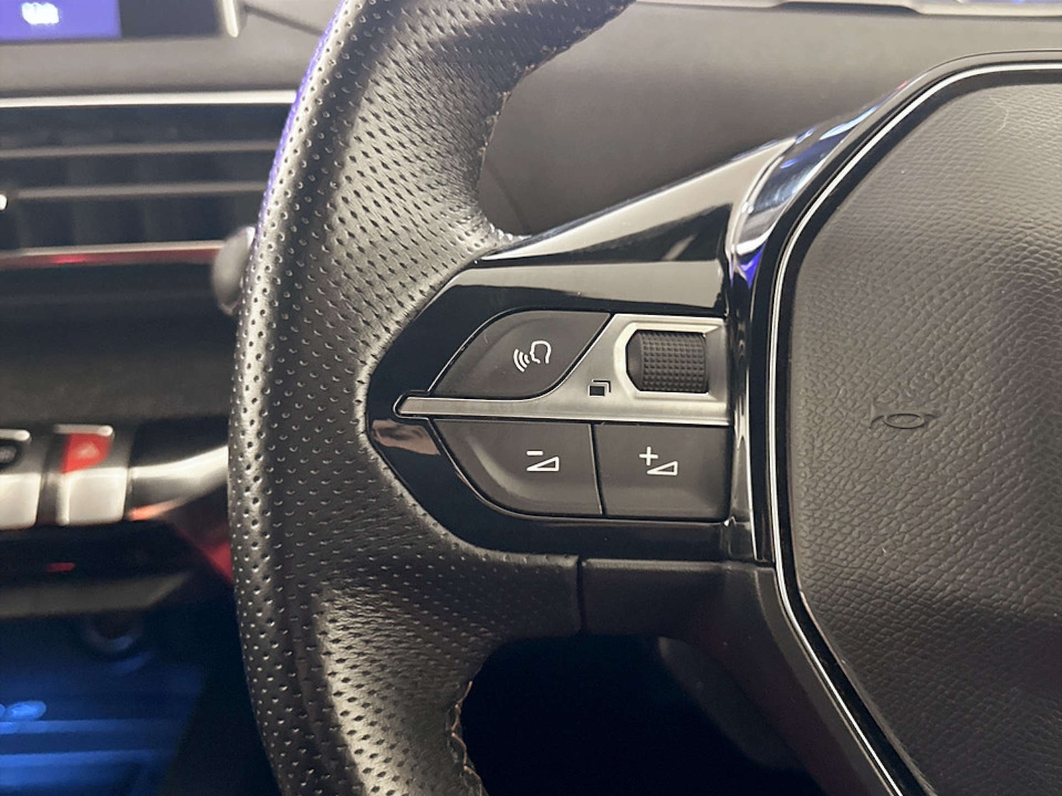 Used Peugeot 3008 2020 for sale - 77717798: Photo 17