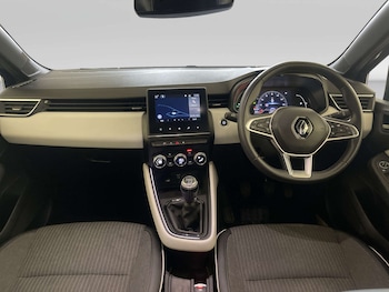 Used Renault Clio 2023 for sale - 79343823: Photo