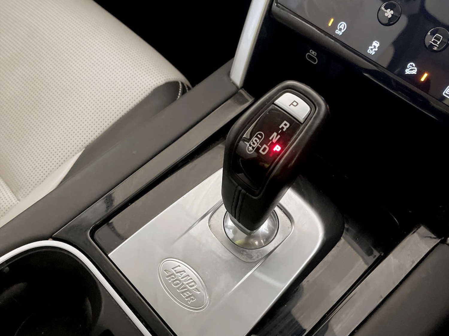 Used Land Rover Discovery Sport 2021 for sale - 77185636: Photo 25