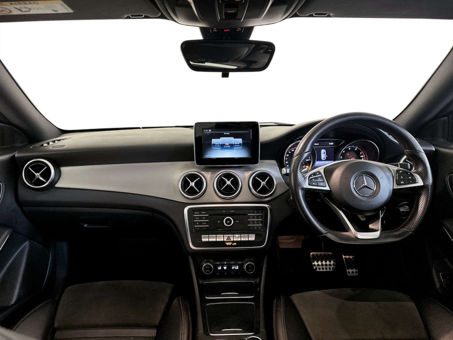 Used Mercedes-Benz CLA 2018 for sale - 77664933: Photo 3