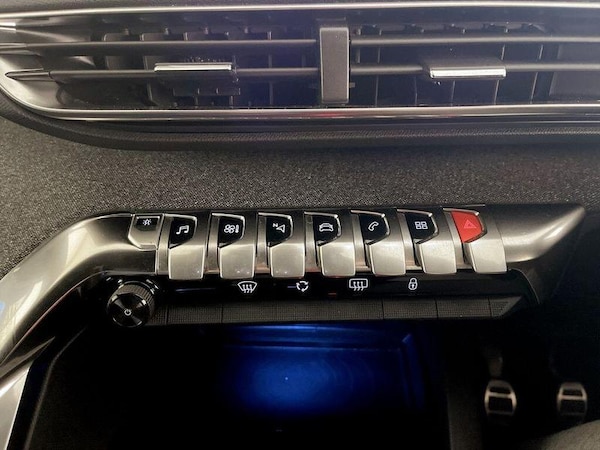 Used Peugeot 3008 2018 for sale - 76222637: Photo 25