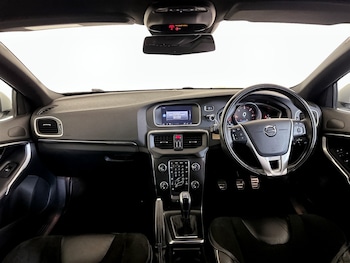 Used Volvo V40 2017 for sale - 75282278: Photo