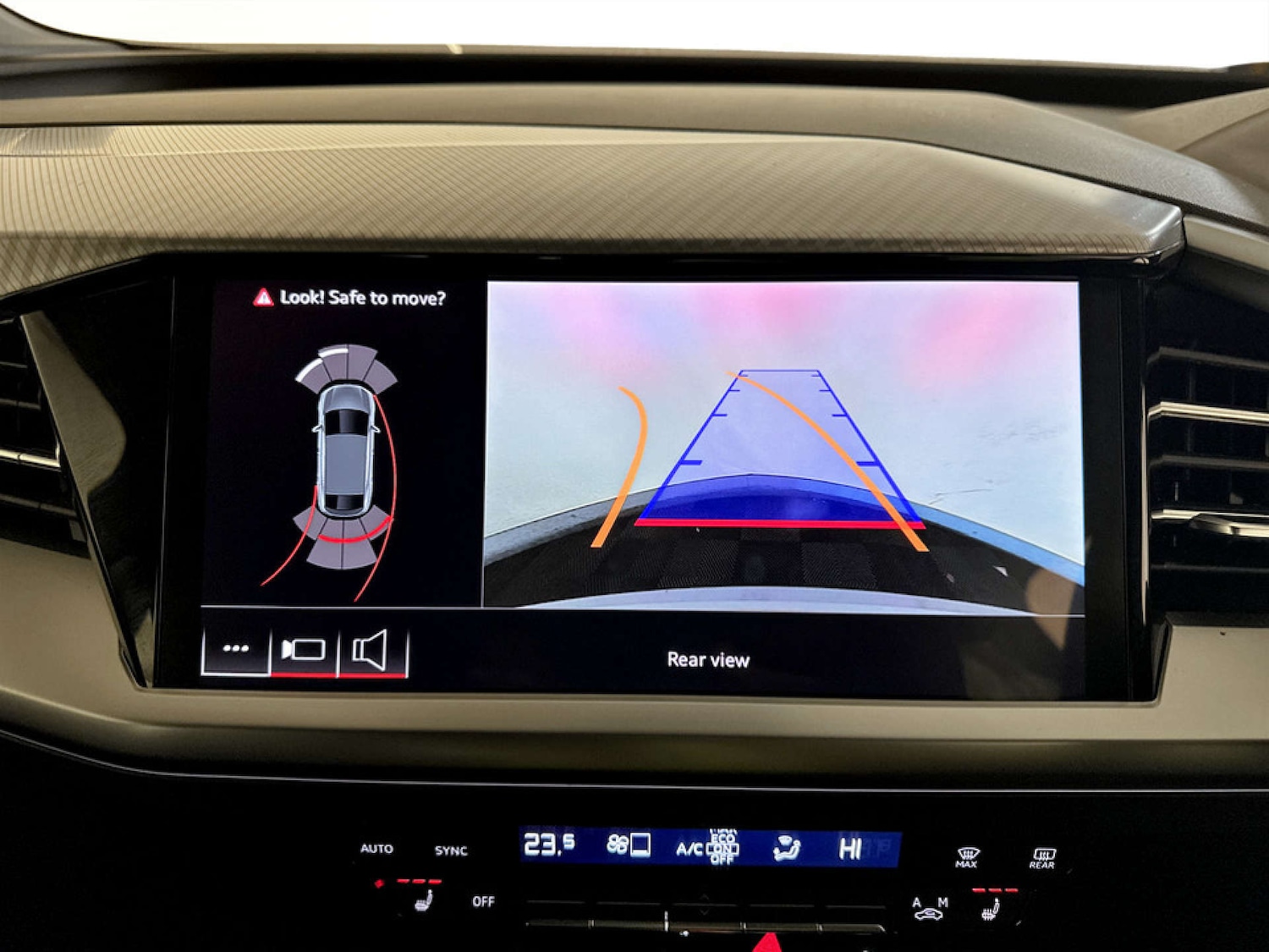 Used Audi Q4 e-tron 2024 for sale - 77342188: Photo 21