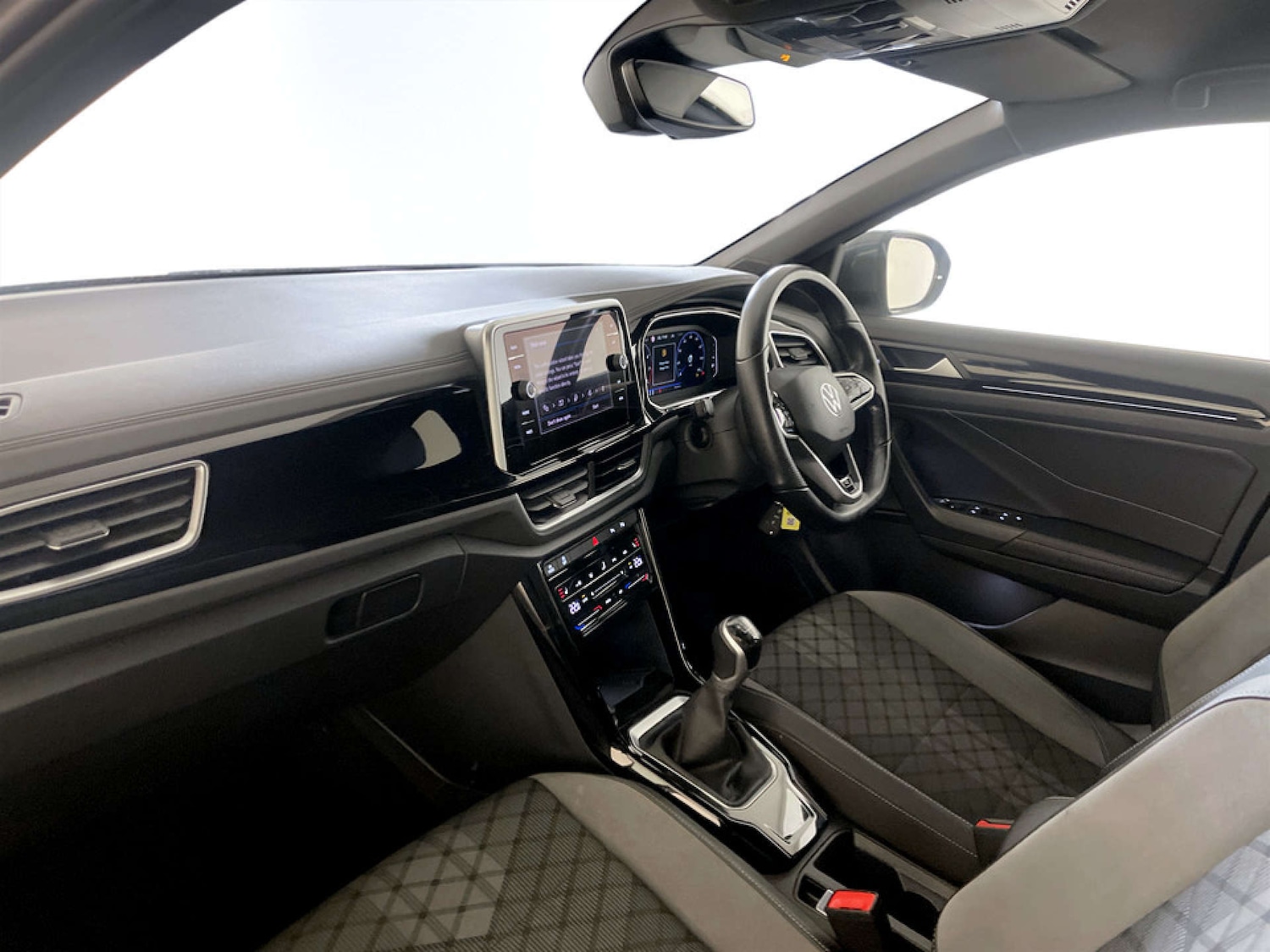 Used Volkswagen T-Roc 2022 for sale - 77469947: Photo 12