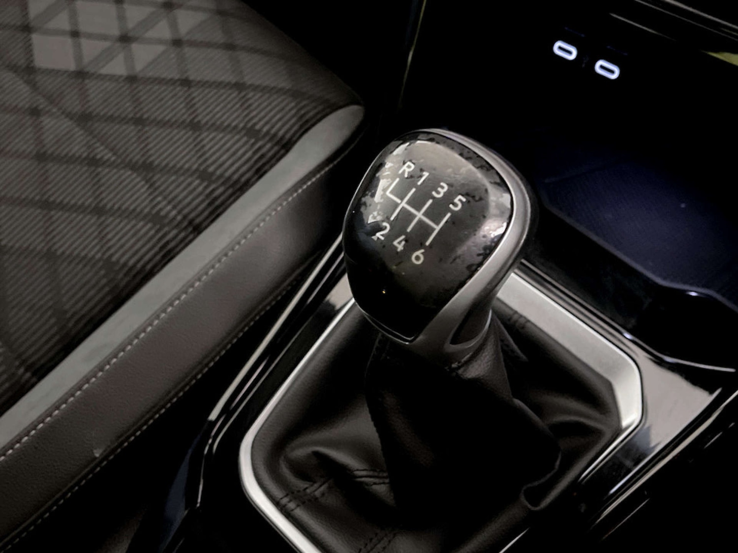 Used Volkswagen T-Roc 2022 for sale - 77469947: Photo 25