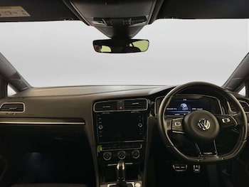 Used Volkswagen Golf 2019 for sale - 77915417: Photo