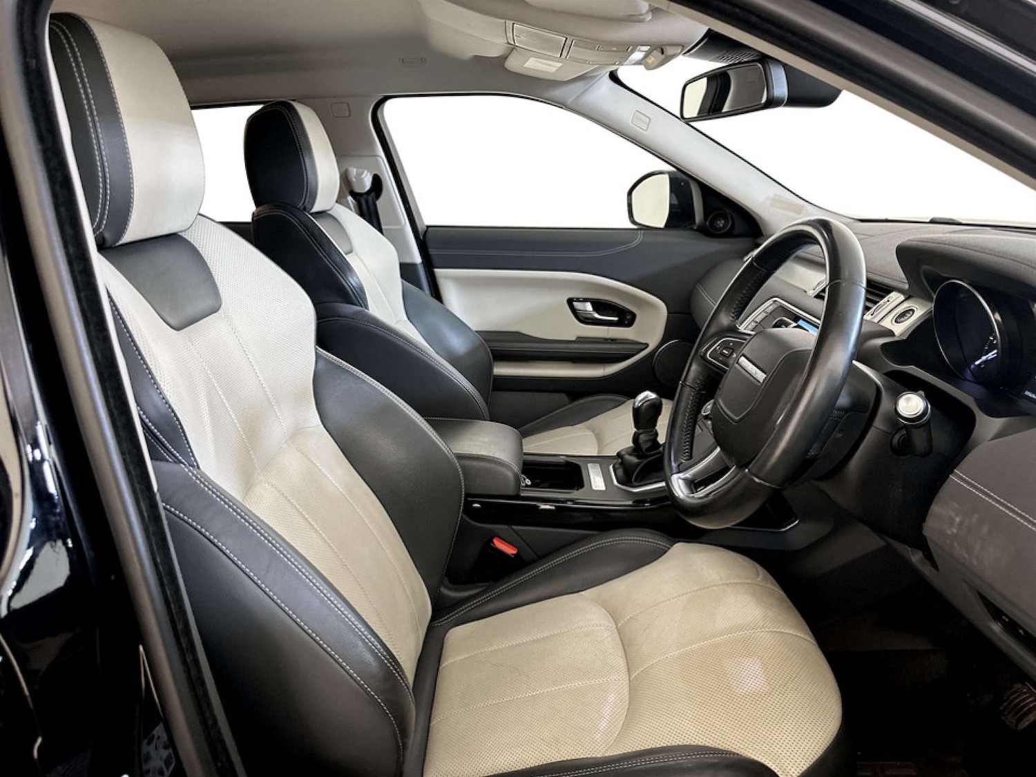 Used Land Rover Range Rover Evoque 2018 for sale - 77750329: Photo 12