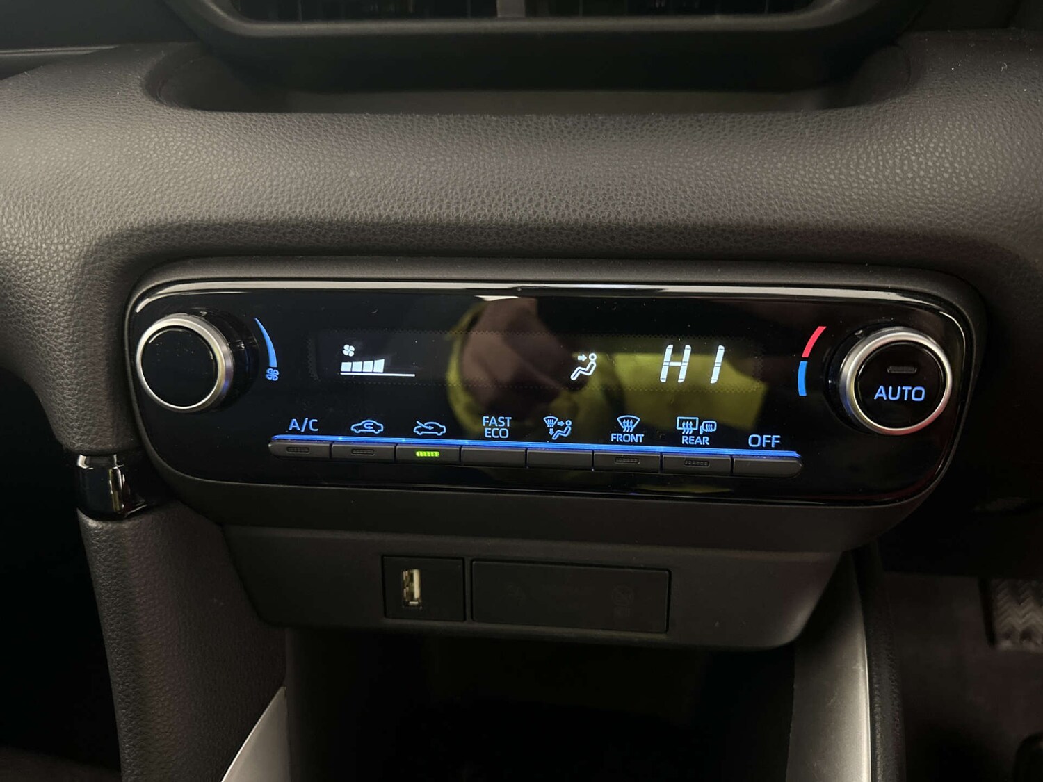 Used Toyota Yaris 2023 for sale - 77903045: Photo 24