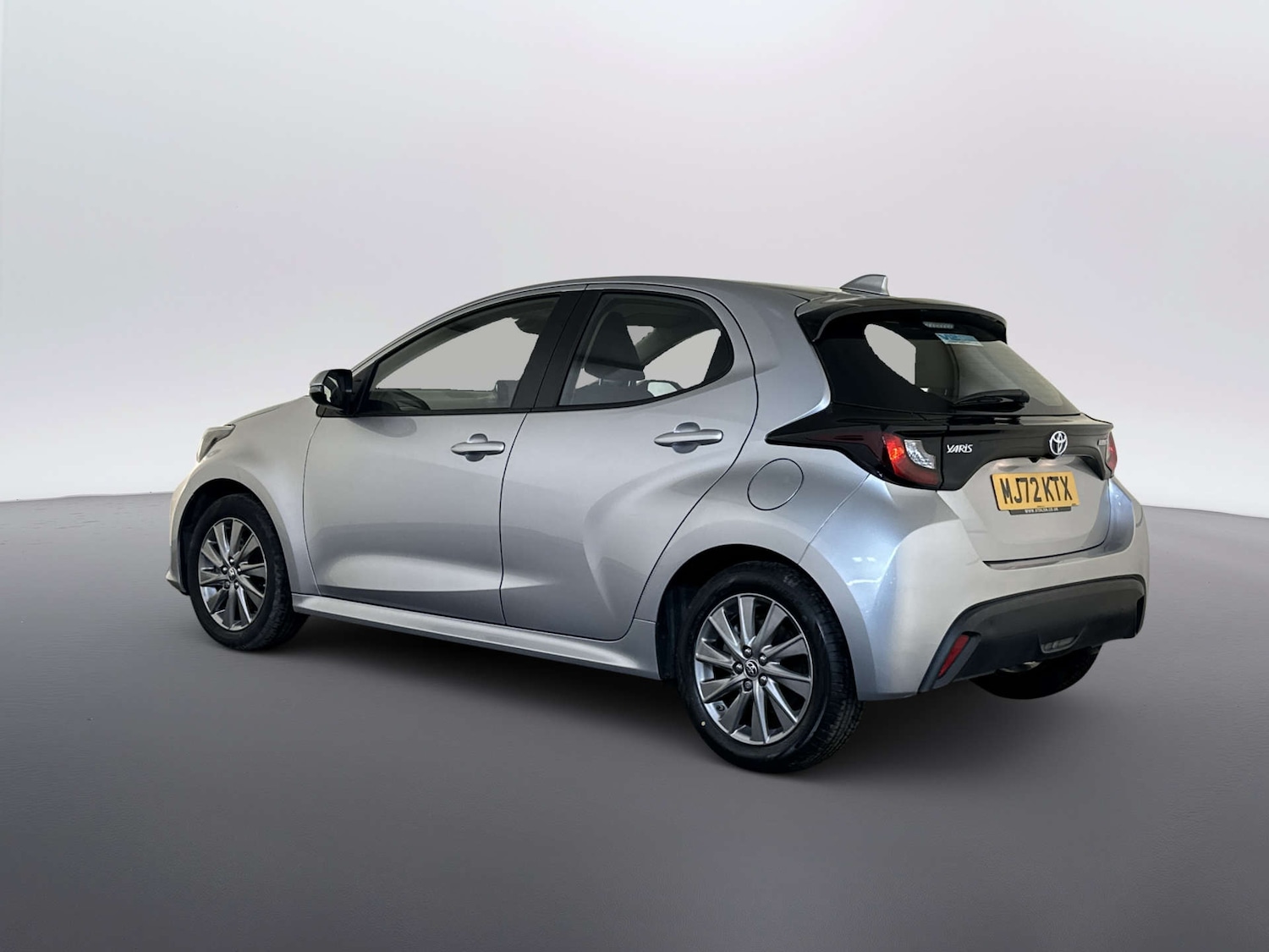 Used Toyota Yaris 2023 for sale - 77903045: Photo 8